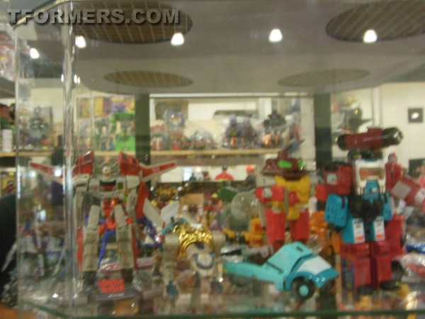 BotCon 2013   The Transformers Convention Dealer Room Image Gallery   OVER 500 Images  (46 of 582)